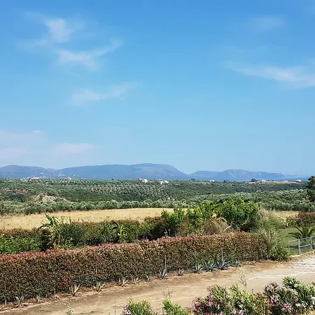 Messinia Upstairs ヴィラ Foiníki